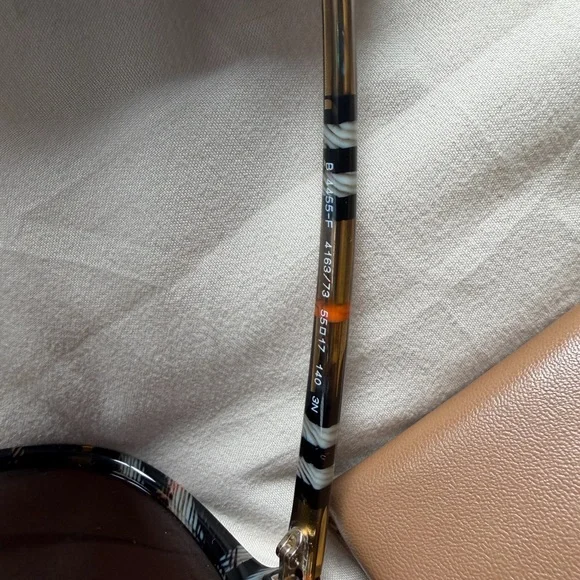 Burberry 55mm Phantos Sunglasses - Picture 9 of 10